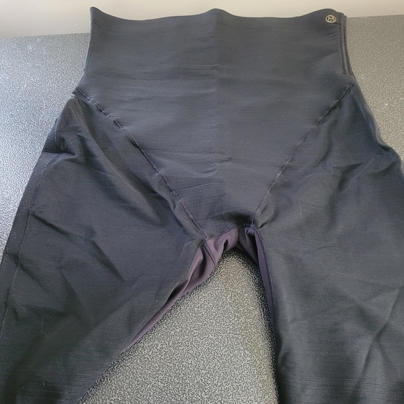 Shapellx Booty Shorts - Picture 2 of 6